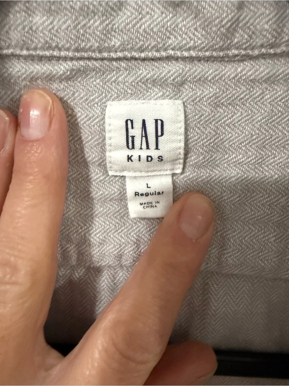 GAP Boys Button-Down Shirt in Light Gray